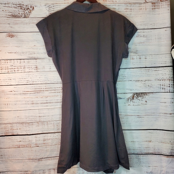 Crossed dress, short sleeves and front pockets ●●only available in black… - Picture 4 of 10